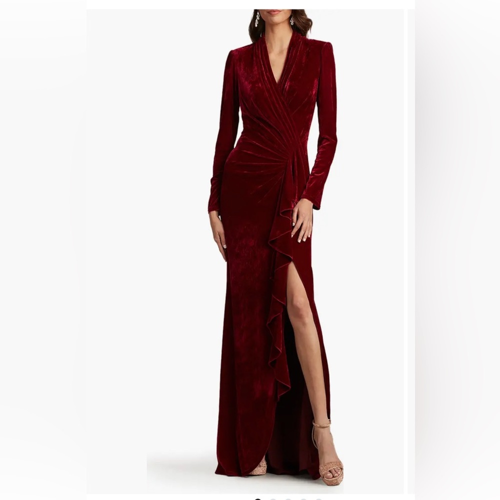 Tadashi Shoji Ruffle Long Sleeve Velvet Gown – Burgundy – Size XL